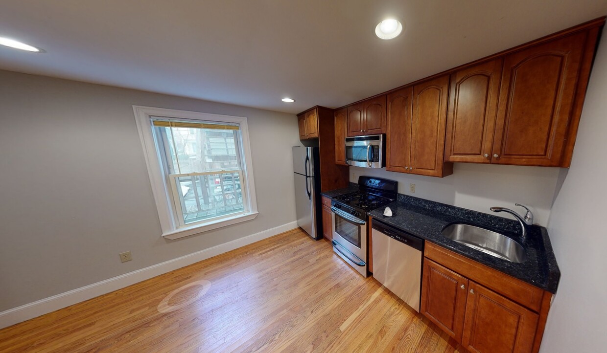 Primary Photo - 428 Franklin St