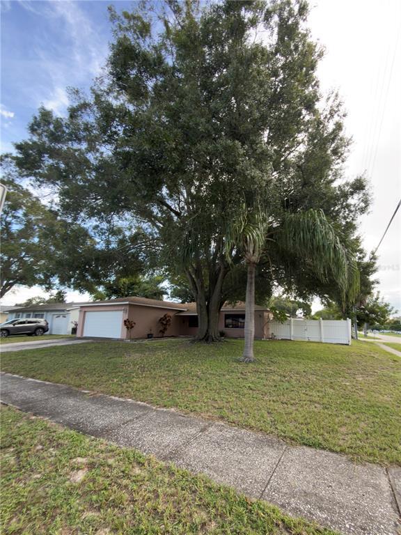 Building Photo - 11001 Longhill Dr
