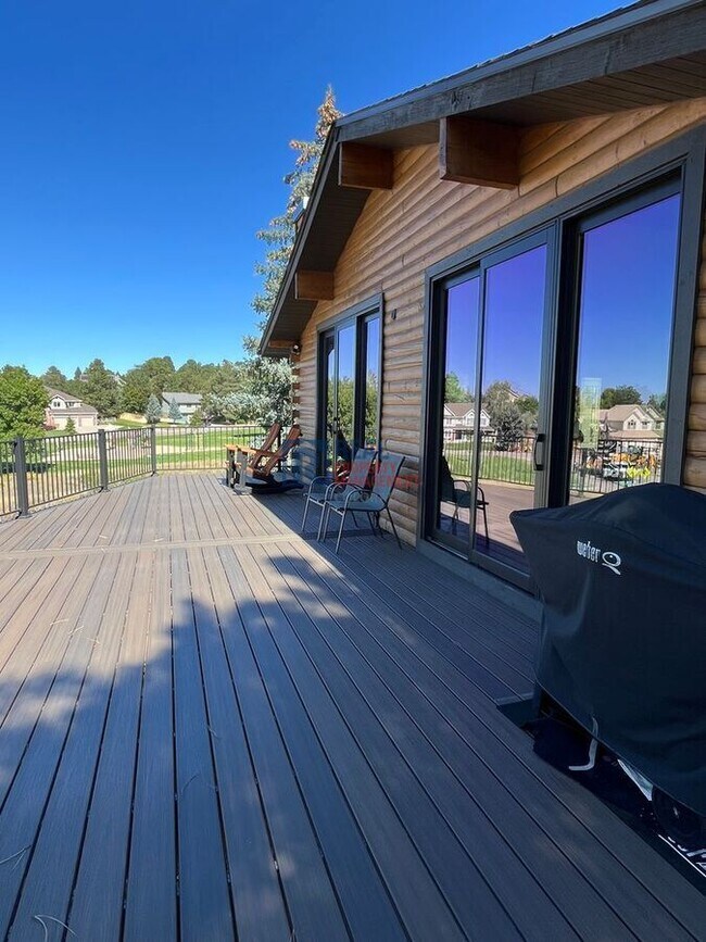 Foto del edificio - 6024 Thunderhill Rd