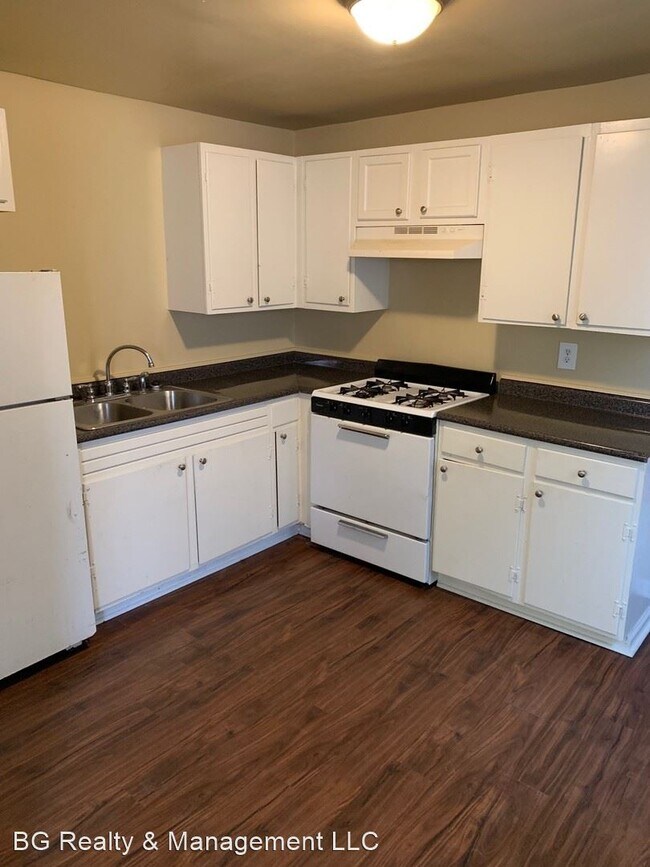 Building Photo - 2 br, 1 bath House - 125 S Refinery