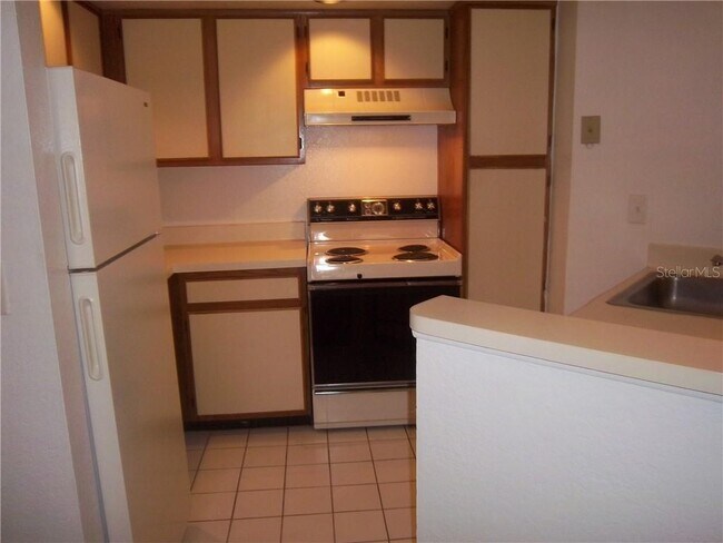 Building Photo - 4606 Commander Dr