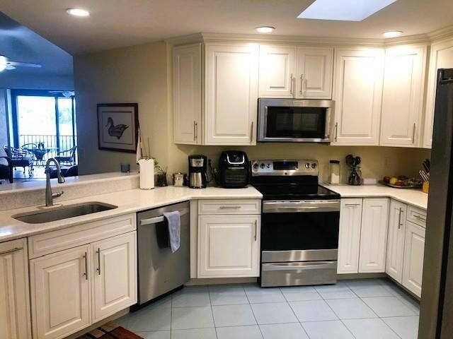 Foto del edificio - 6102 SE Landing Way