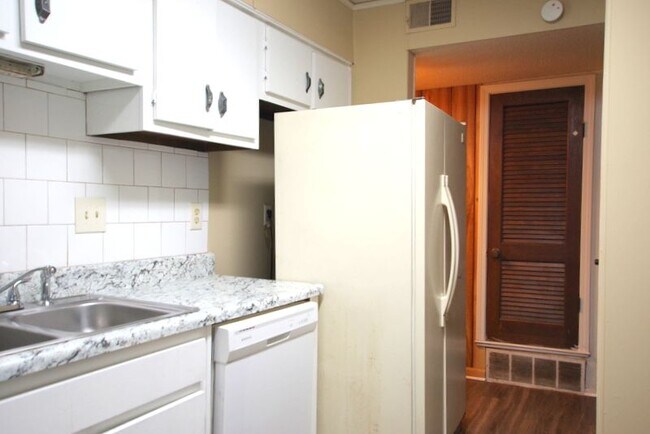 Building Photo - 6985 Cherry Blossom Dr