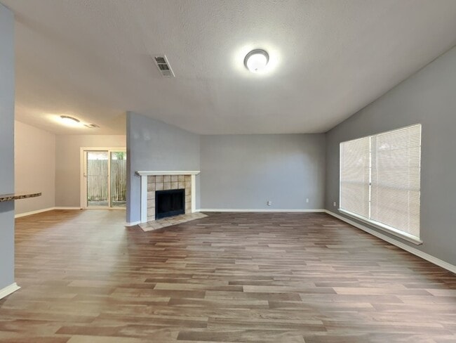 Building Photo - 2405 Cripple Creek Dr