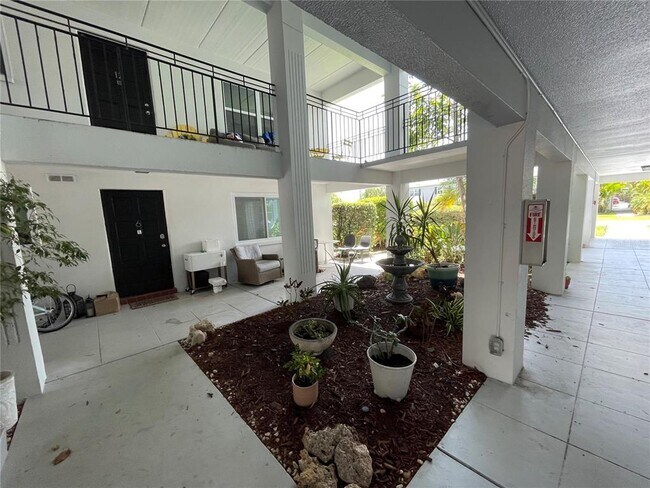 Foto del edificio - 321 35th Ave N