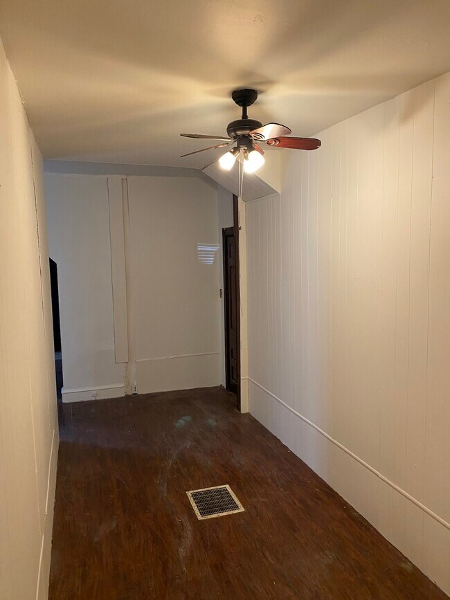 Building Photo - 5709 Thomas Avenue, Unit 1st floor