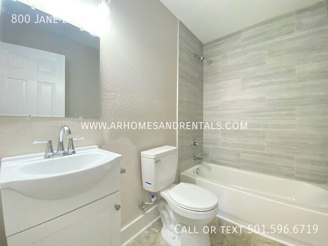 Foto del edificio - 800 Jane Dr