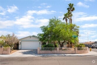 Building Photo - 6913 W Quail Hollow Dr