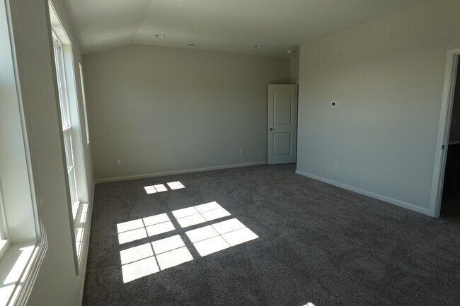 Building Photo - 2841 Blackford Pkwy