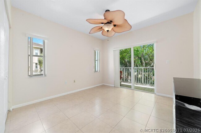 Building Photo - 2901 Riverside Dr