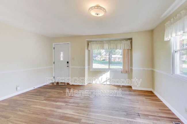 Building Photo - 705 Orchard Ln