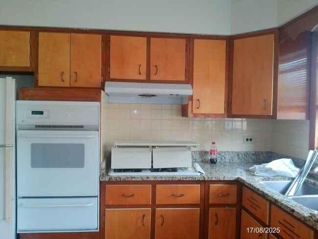 Foto del edificio - 7256 W Belmont Ave