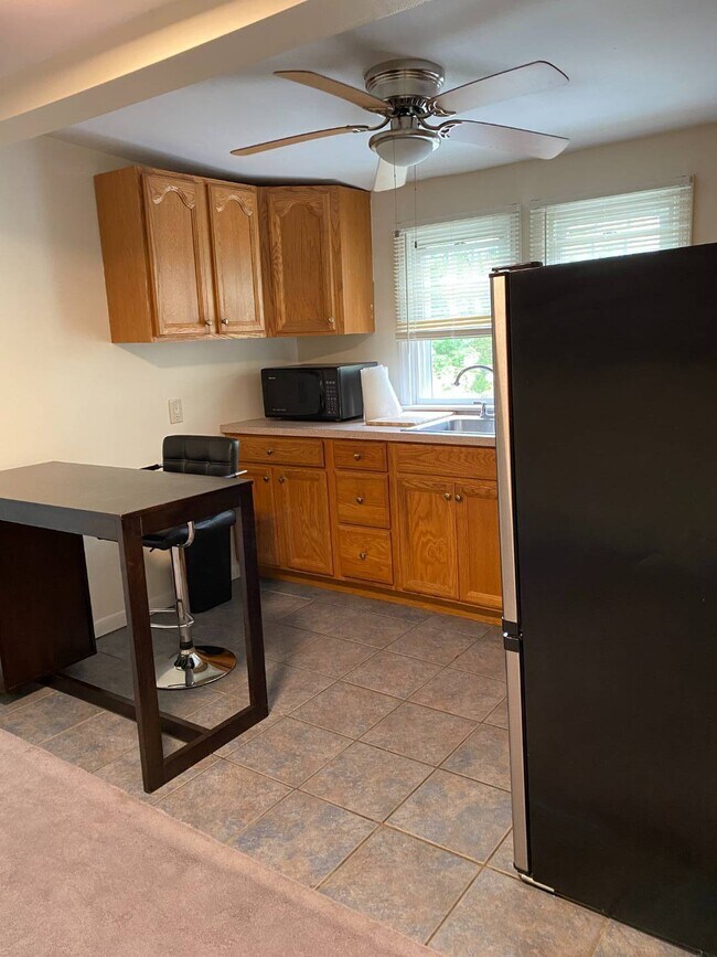 Building Photo - 215 Kings Ferry Rd