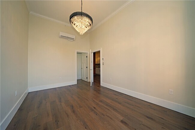 Building Photo - 184 N Main St