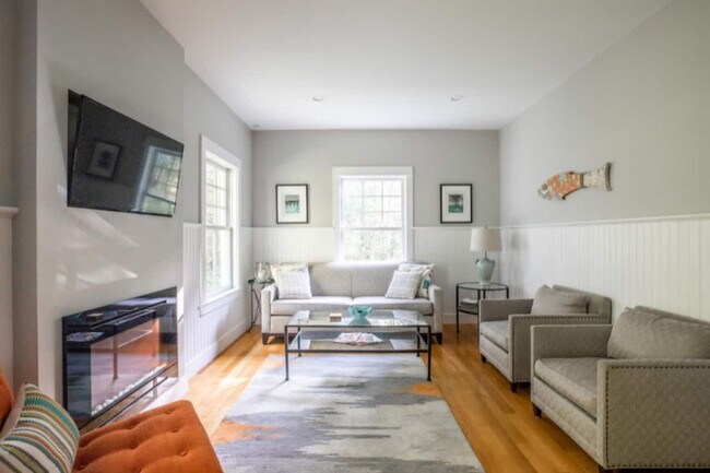Foto del edificio - 387 Goose Rocks Rd