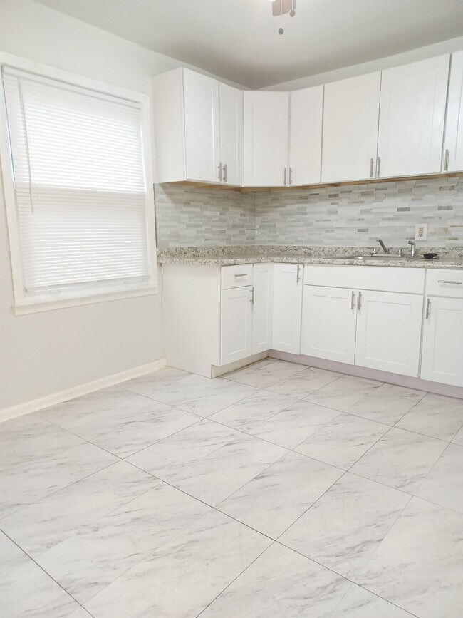 Foto del edificio - 21431 Pembroke Ave