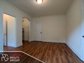 Building Photo - 2536 N Sawyer Ave