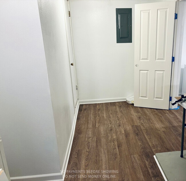 Building Photo - 13623 8th Ave SW