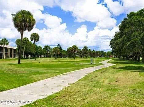 Foto del edificio - 2245 Golf Isle Dr