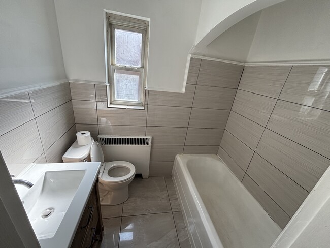 Building Photo - 4847 Paddock Rd