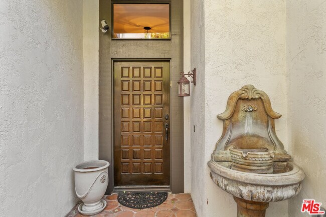 Foto del edificio - 1561 Palisades Dr