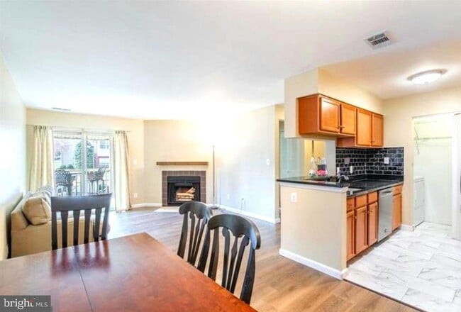 Building Photo - 11701 Olde English Dr