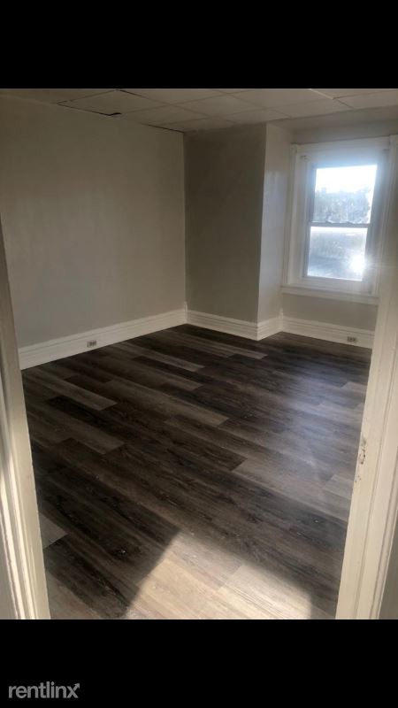 Building Photo - 3 br, 1 bath Apartment - 805 N 6st