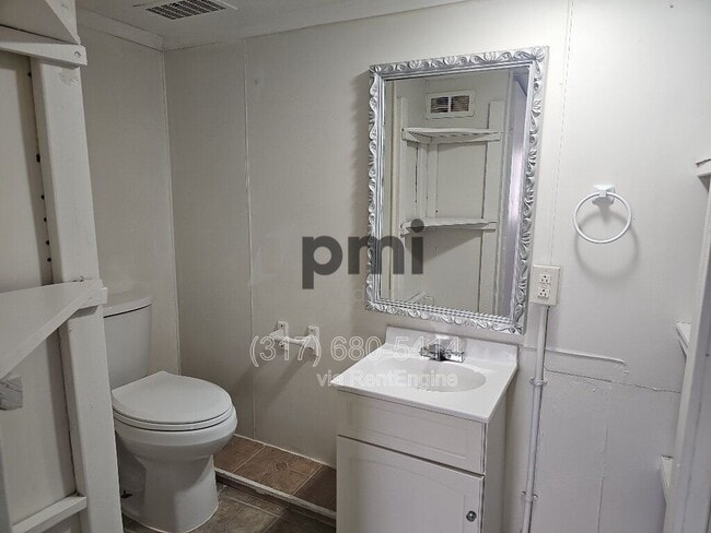 Foto del edificio - 835 S Old US Hwy 31