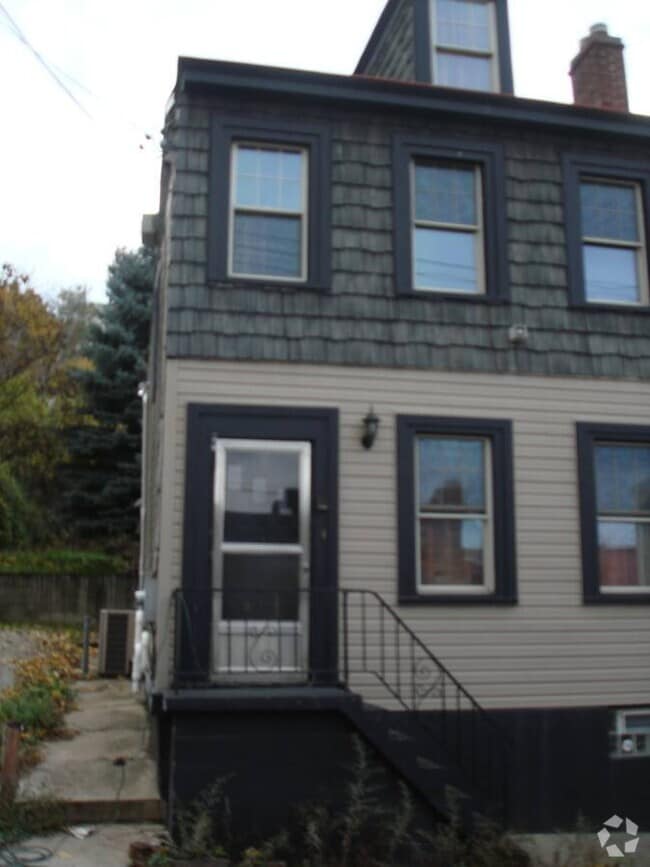 Building Photo - 105 S 22nd St