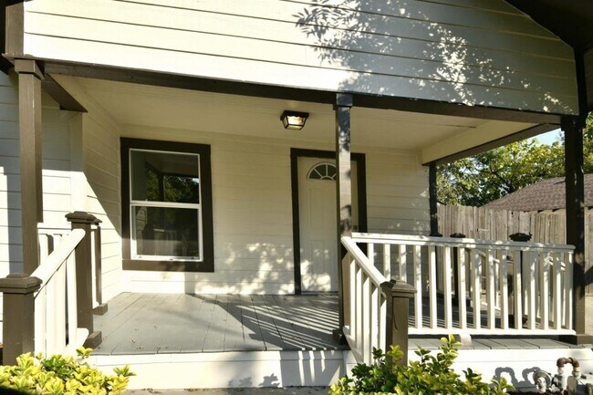 Foto del edificio - 814 N Kentucky St