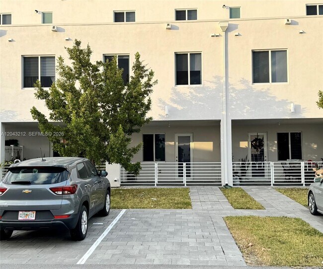 Foto del edificio - 10270 NW 66th St