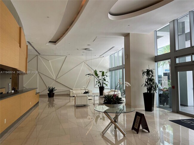 Foto del edificio - 79 SW 12th St