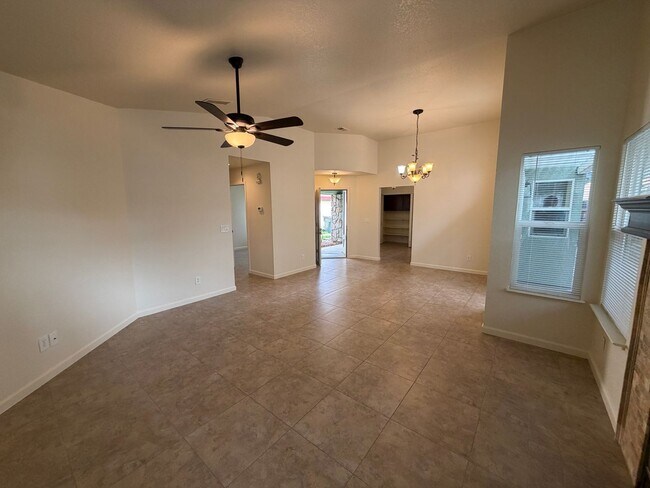 Foto del edificio - Beautiful Updated Home