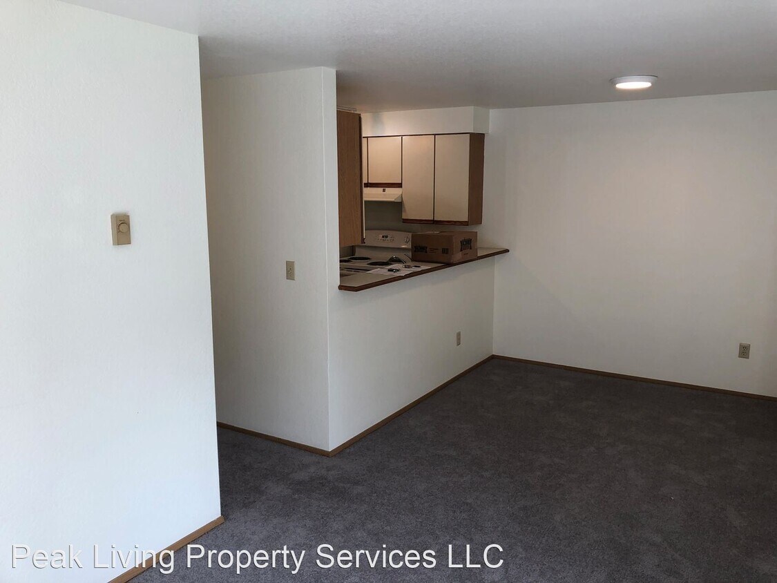 Foto principal - 10540-10544 Whitman Ave N