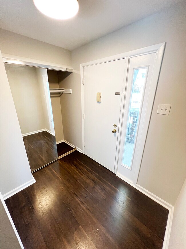 Foto del edificio - 3069 Hawthorne Dr NE