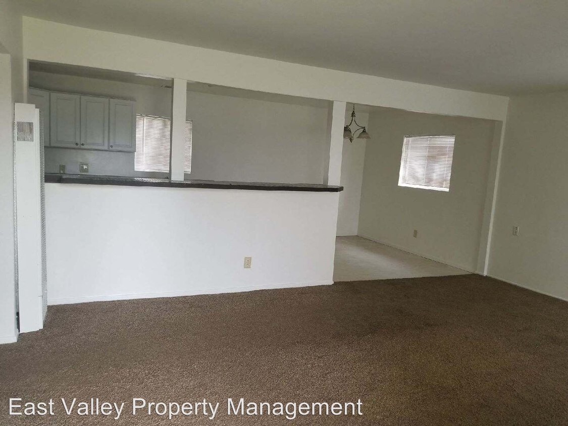 Primary Photo - 2291 S Artesia St