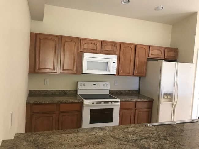 Photo - 601 SE 5th St Apartment