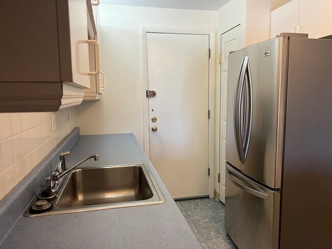 Building Photo - 200 Governors Dr