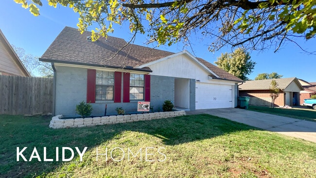 Building Photo - 8401 Azurewood Dr