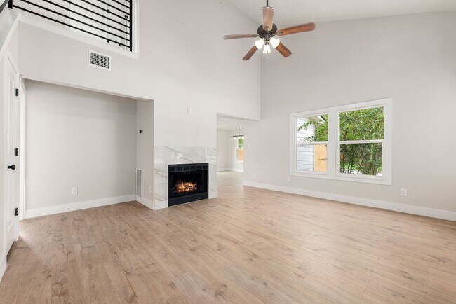 Foto del edificio - 90 W High Oaks Cir