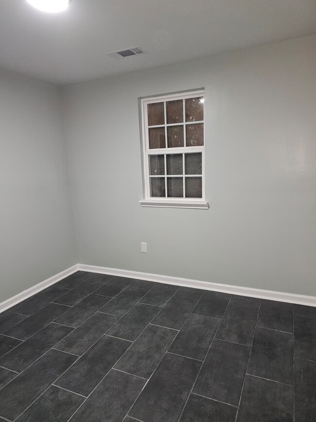 Foto del edificio - 2850 Montague Ave