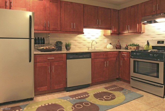 Building Photo - 2 br, 1 bath  - 214 W Crockett St