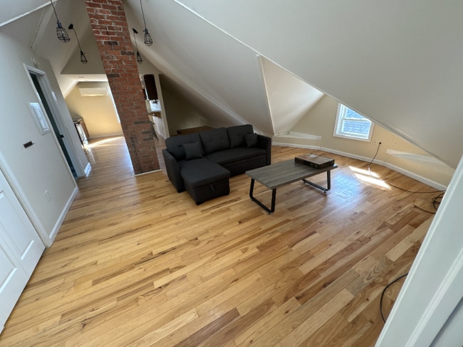Photo - 912-914 Bank St (New London, CT) Apartment