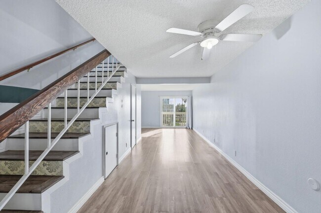 Foto del edificio - 267 S Ventura Rd