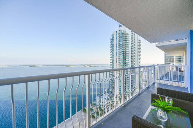 Foto del edificio - 1200 Brickell Bay Dr