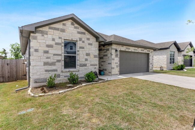 Building Photo - 2124 Blackhawk Lp