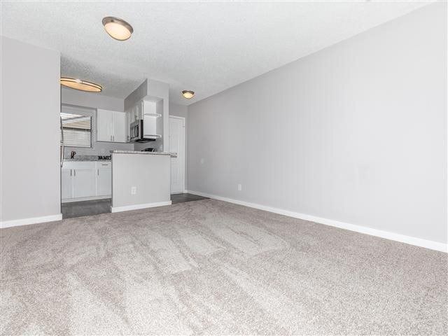 Building Photo - Palm River