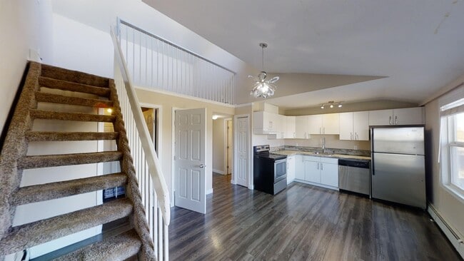 Building Photo - 7201-7201 Poplar Dr