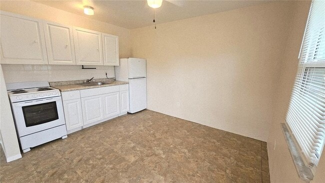 Building Photo - 283 Cocoanut Ave