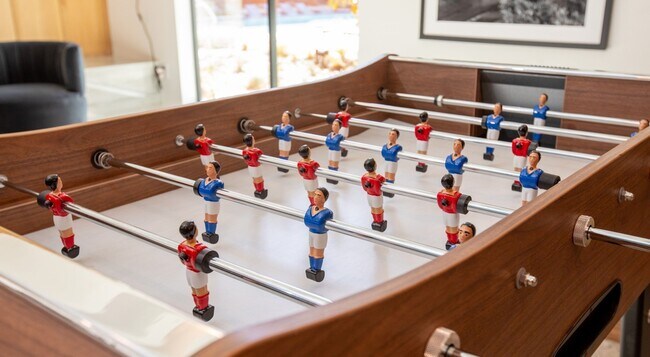 Foto del edificio - 11111 Nexus Ave.